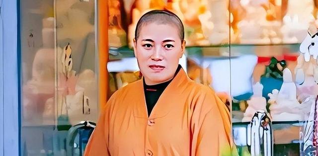 风流尼姑释智定：白天念经晚上夜店，东窗事发时，屋里还藏着假发