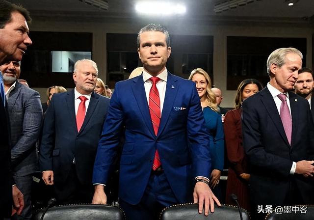 特朗普下“最后通牒”！美军战机突入委内瑞拉，马杜罗时日无多？