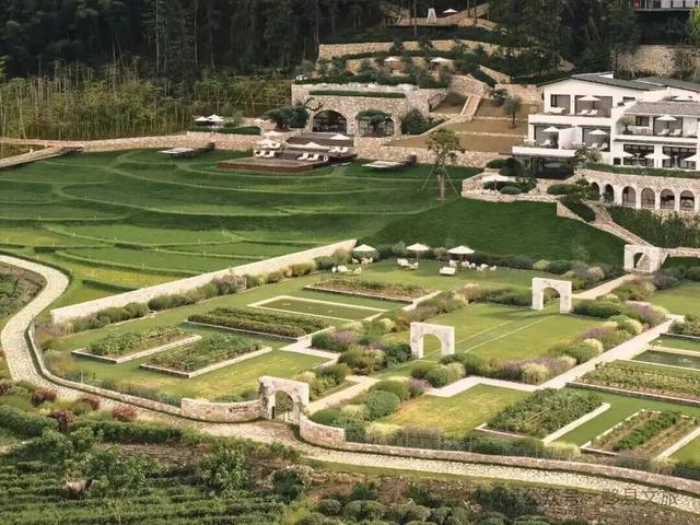 黟县如何用一千家民宿，写一本文旅教科书？