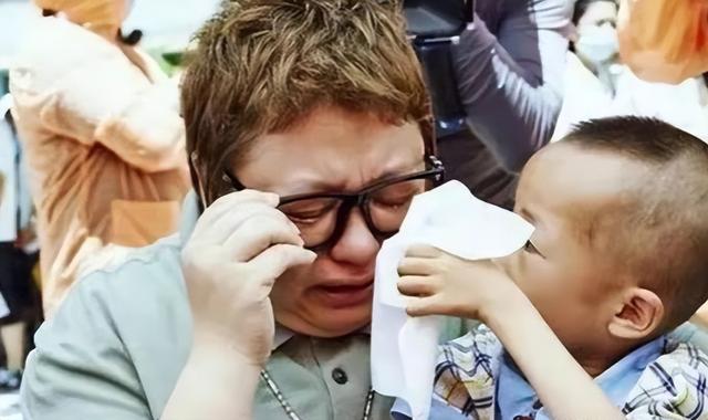 贪污上亿、假慈善？被实名举报的韩红	，还是没有等来一声道歉