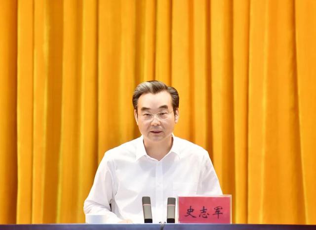 我区收听收看市委理论学习中心组学习会