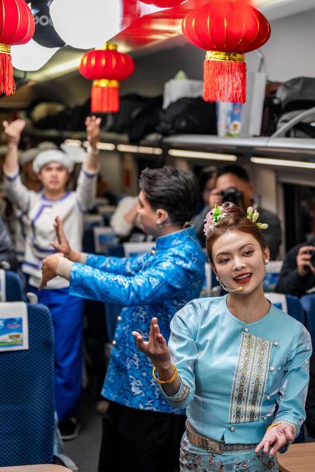 听说印度领先中国，印度美女决定一探究竟，到中国才知道自己被骗