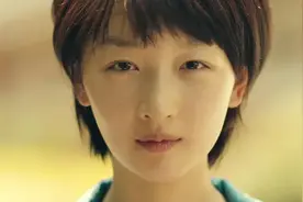从百亿影后沦为票房毒药，是因为周冬雨踩中了，演艺圈的三个雷区图片