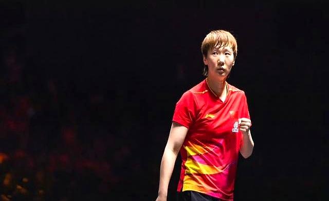 中国大满贯：女单提前包揽冠亚军！王曼昱大爆发4-1完胜申裕斌