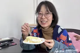 乌鲁木齐：她们，笑起来真好看！图片