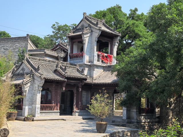 开车路过潼关，要不是路边肉夹馍店的诱惑，差点错失这处旅游美景