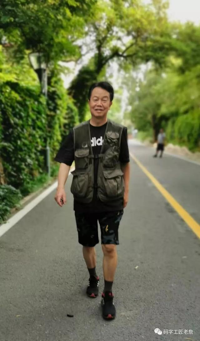 盛夏，我和杨乔在北戴河