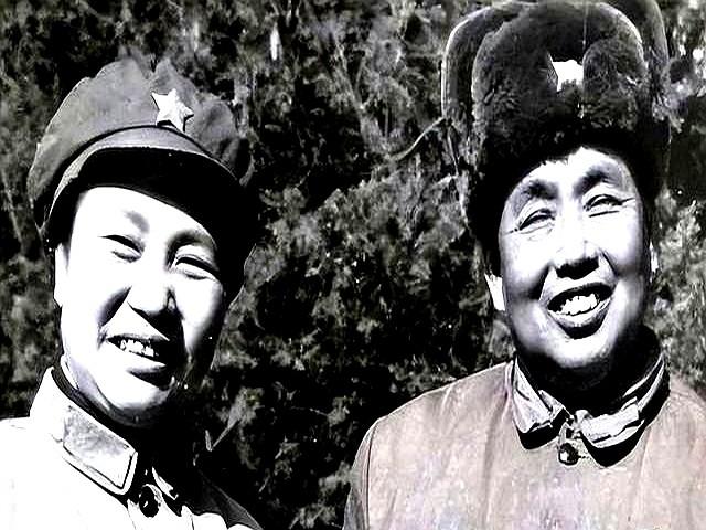 许世友下葬后，王震用拐杖指着参加葬礼的老将们：可千万不能学他
