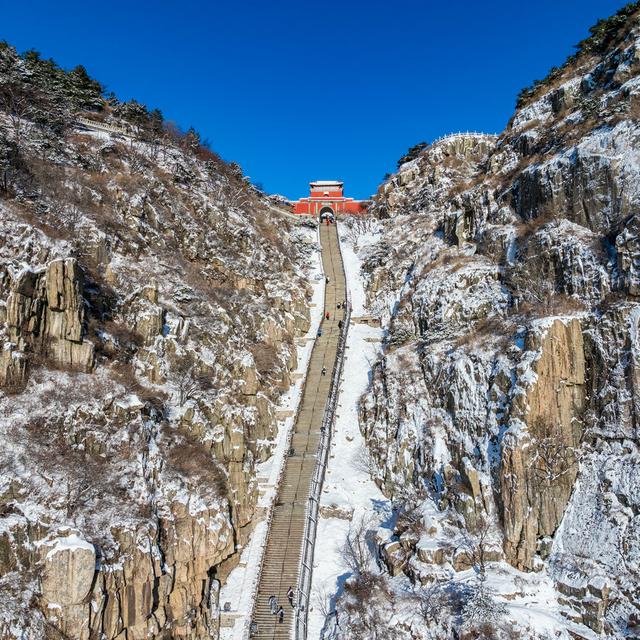 雪后泰山，仙境再现