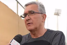 官宣！18强赛又一主帅下课，2家媒体确认伊万去留，影响国足出线图片