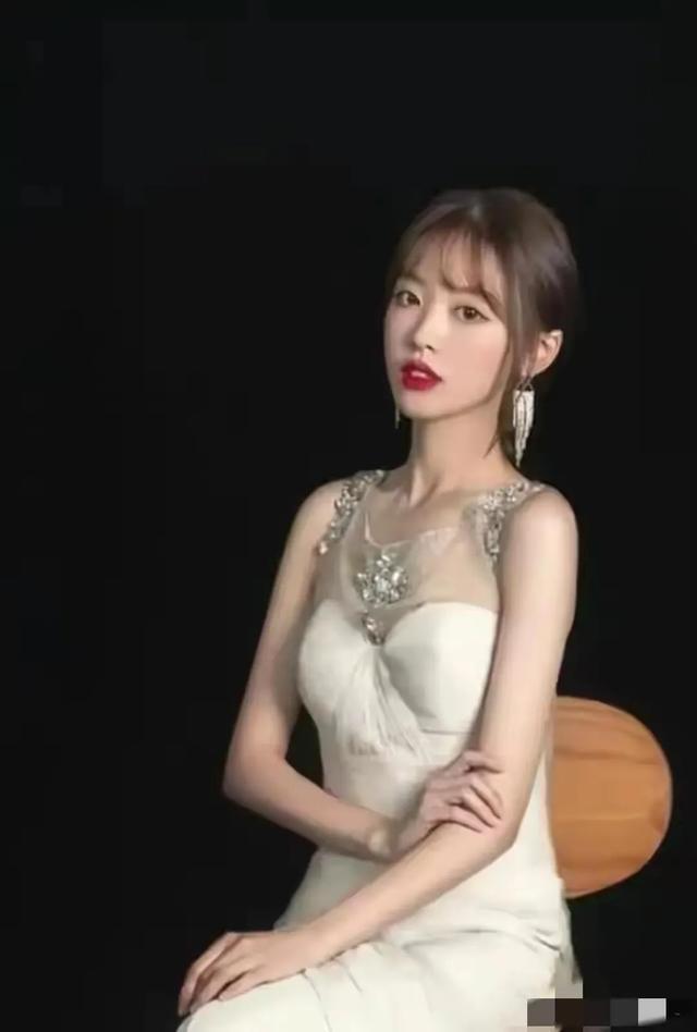 徐子尧，杨柳细腰，曼妙身材：写真欣赏。