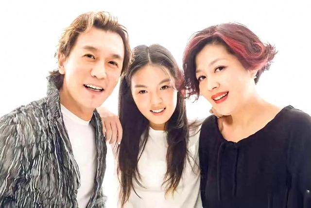 李咏也没想到，自己离世8年后，23岁的女儿就走上一条异样的道路