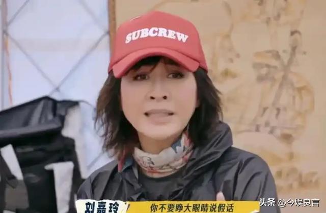 陪玩陪睡仅冰山一角！集体开嫖	、舔手指、互撕	，"圈中内幕"太荒唐