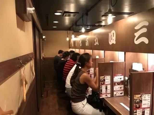 日本“妻子机器人”迅速售空，与人造子宫结合或淘汰女性？太离谱