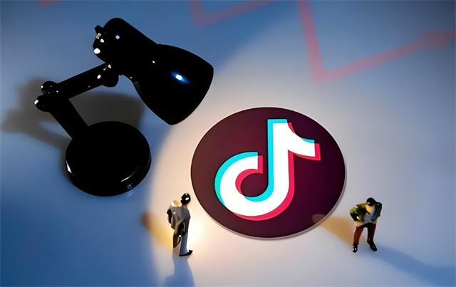 为啥很多APP额外搞一个极速版给用户送钱？背后流量密码你想不到