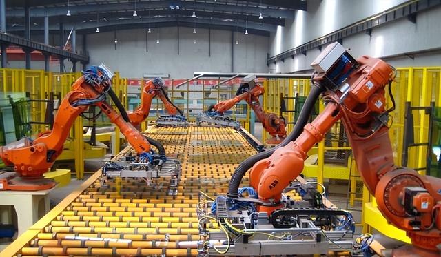 港媒：美国开始急了？多家科技巨头联手呼吁，直指中国机器人产业