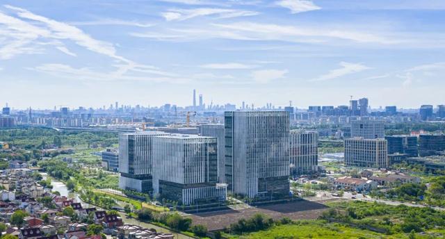 国庆去哪玩？上海成“热门选择”，这所大学值得打卡！