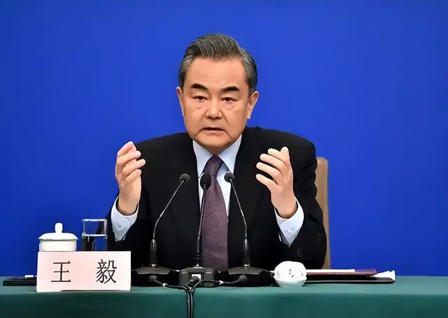 联合国管不了？特朗普在空军一号紧急表态：中国有对付我们的手段