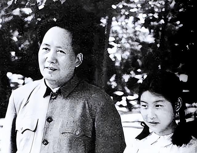 1979年，贺子珍终于看到了北京，她与毛主席拍下最后一张“合影”