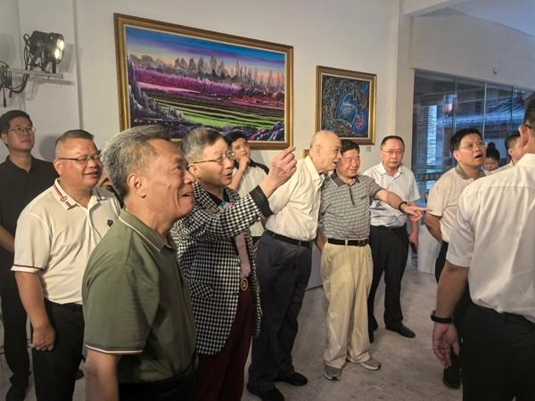 河源籍艺术家“回归”黄建南艺术馆落户万绿湖5A级景区
