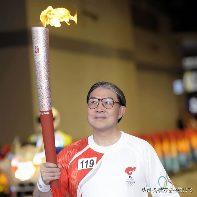 霍震霆没想到，44岁儿媳郭晶晶再次官宣喜讯，让整个阔太圈沉默了