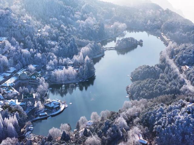 冰雪“冷”资源，带“火”庐山冬季旅游