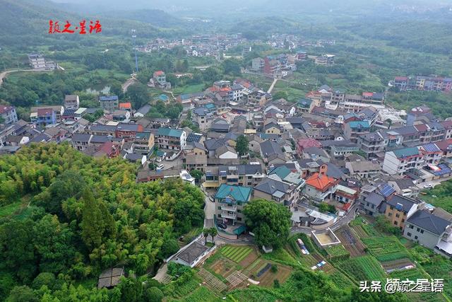 绍兴铜井村，夏泽水库建成后，在水一方