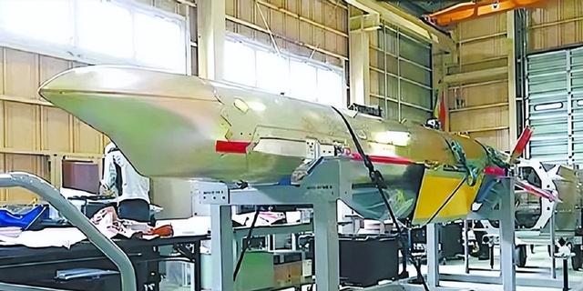 高市豁出去了，再提台湾有事，导弹模拟打解放军战舰	，央视送4字