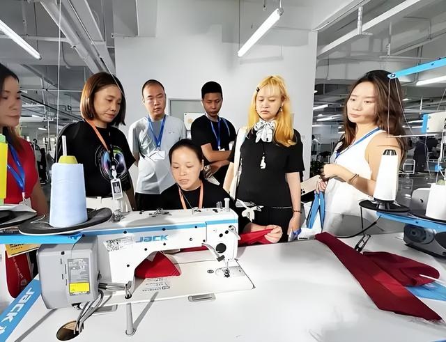 吃中国饭砸中国碗！希音狂揽国人2600亿，转头对华翻脸切割！