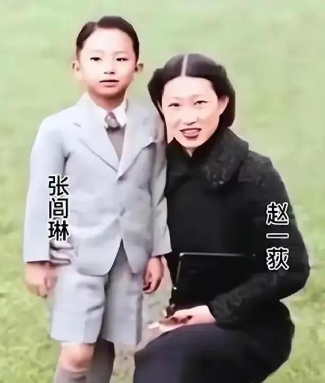 张学良痴迷一生的赵一荻有多美?16岁时在香山留影,美若天仙!