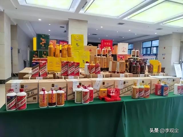 直播间“假酒”骗局曝光！成本不到1元、年份随便改，专坑中老年