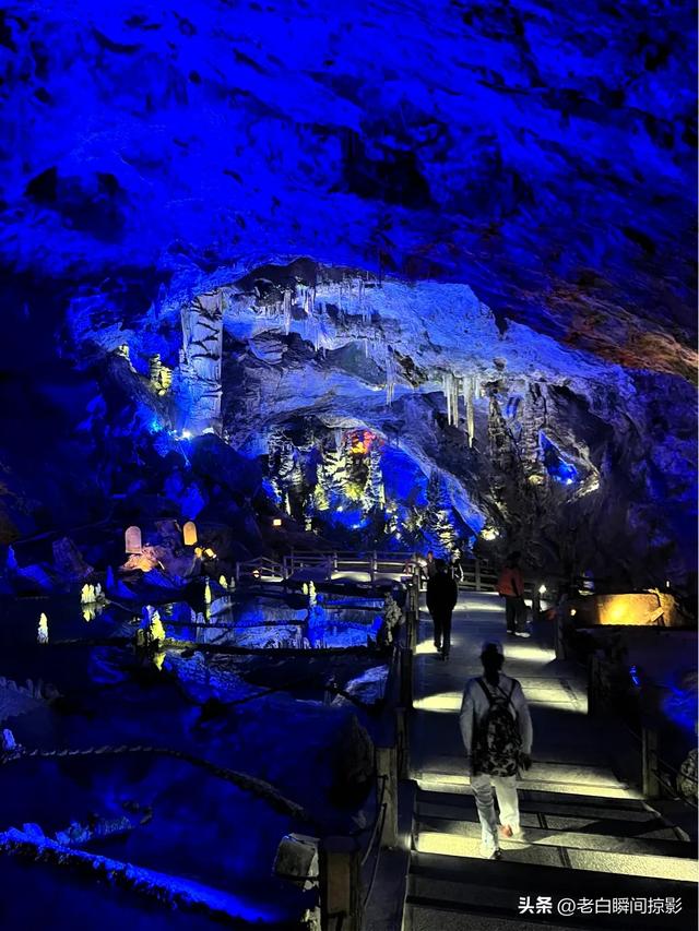 万象洞：藏在半山腰的地下仙宫，距城区12公里，却静候了亿万年