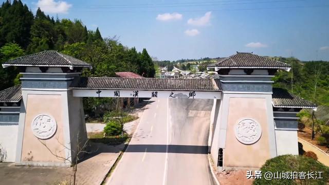 四川东边的人口大县,被称为铁路十字路口,但到省会却并不便利?