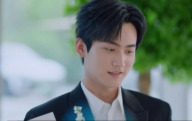 狙击蝴蝶：于荒芜里拾得人间星火