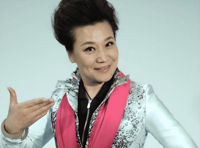 饭喂嘴里都不会吃, 和王为念离婚、艺名被收的小香玉, 终是自讨苦吃
