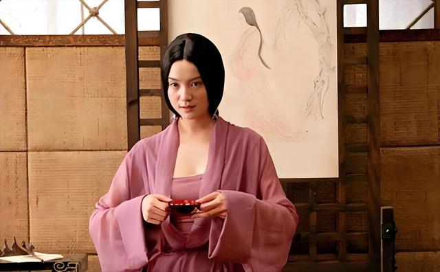 成龙因病去世、赵本山灵堂、宋佳知三当三，现在的造谣越来越离谱