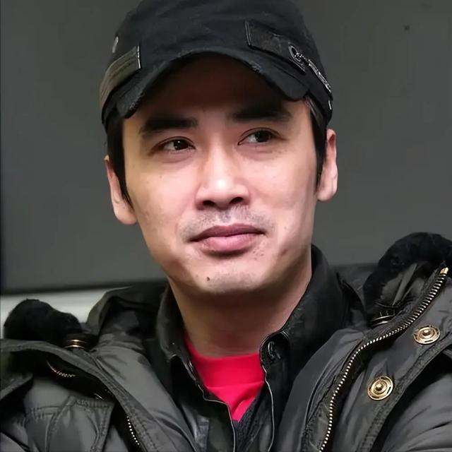 至今未婚未育，身边却有男人陪了近 20 年！54 岁的她才是人间清醒