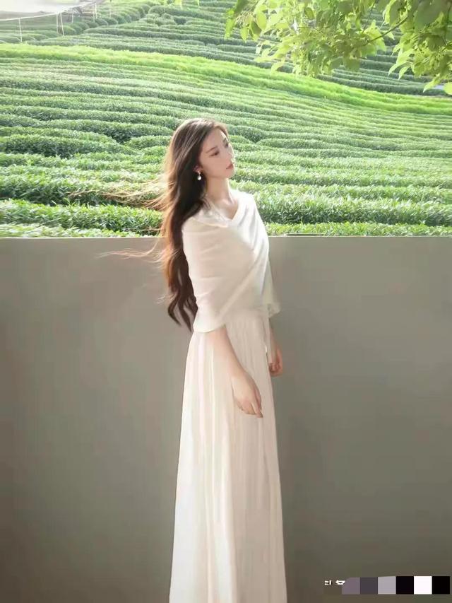 江西一校花好漂亮， 身高169cm，体重50kg 美的让人移不开眼