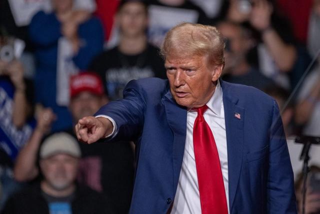 特朗普弃台后	，美国批准一项交易，要逼华全额付款，中国连夜换将