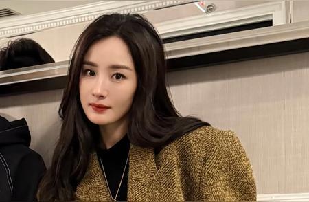 42岁金莎官宣喜讯仅1天，老底被扒，杨幂说的话，终于有人信了