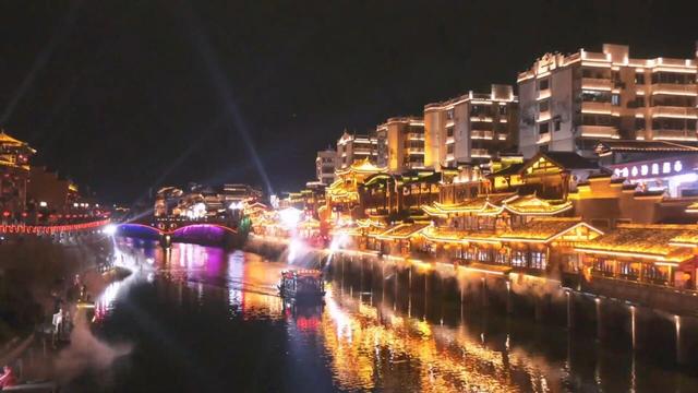 长汀：精心筹备迎“双节” 千年古城焕新颜