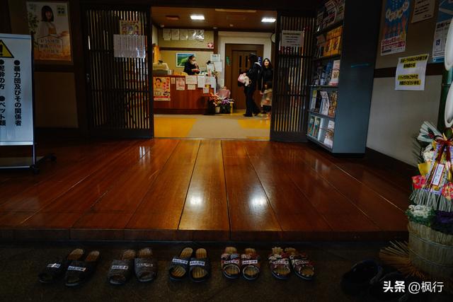 说起雪地泡汤，难道只有北海道吗？