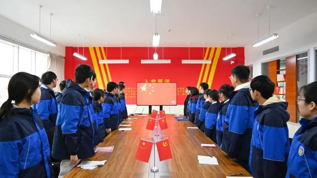 青春向党 薪火相传 | 我校举行2025-2026学年入团仪式