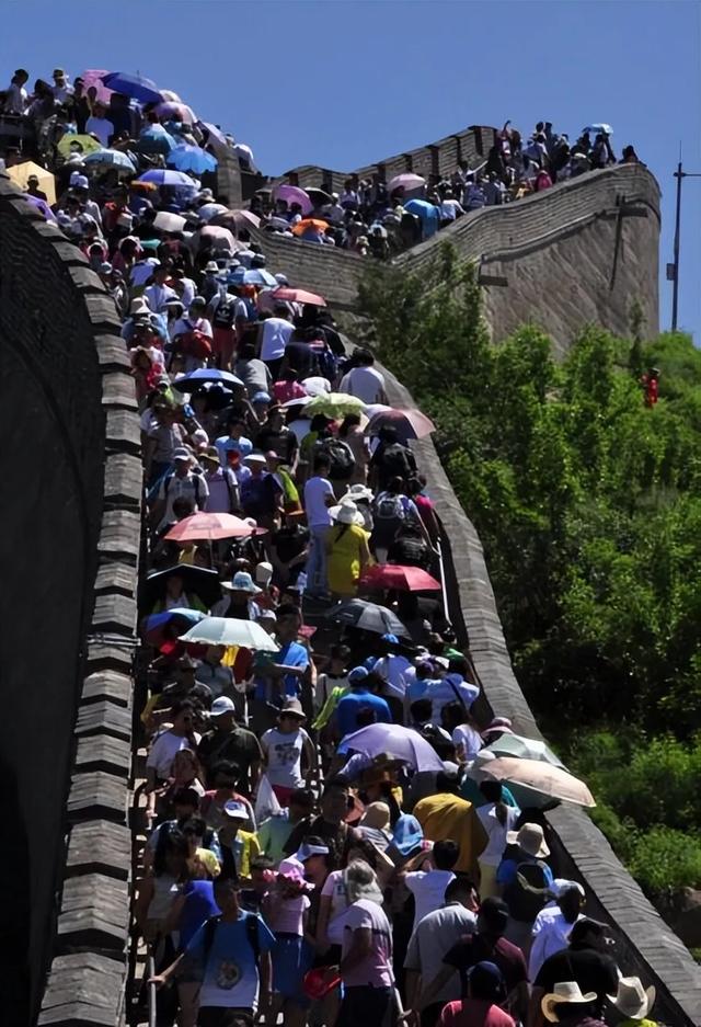 为何中国人在节假日都不愿意去旅游了，反而选择待在家中？
