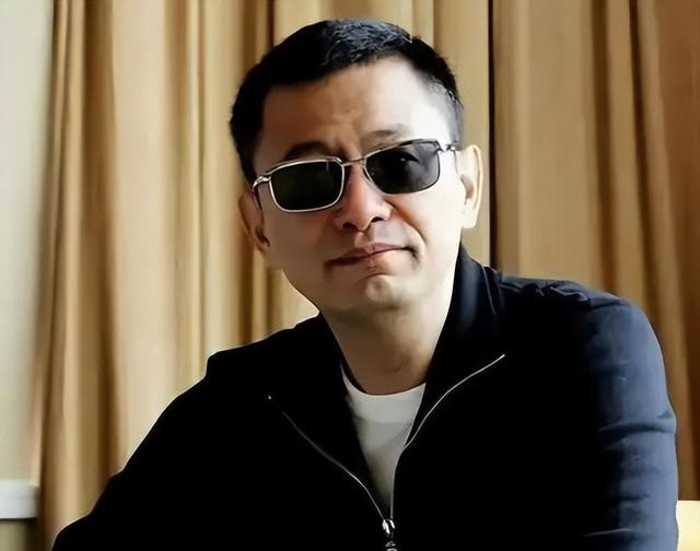 陪玩陪睡仅冰山一角！集体开嫖、舔手指、互撕，圈中内幕太荒唐