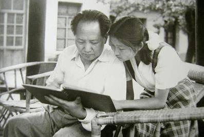 1959年，毛泽东约见贺子珍，闲聊中问起：你这几年生活得怎么