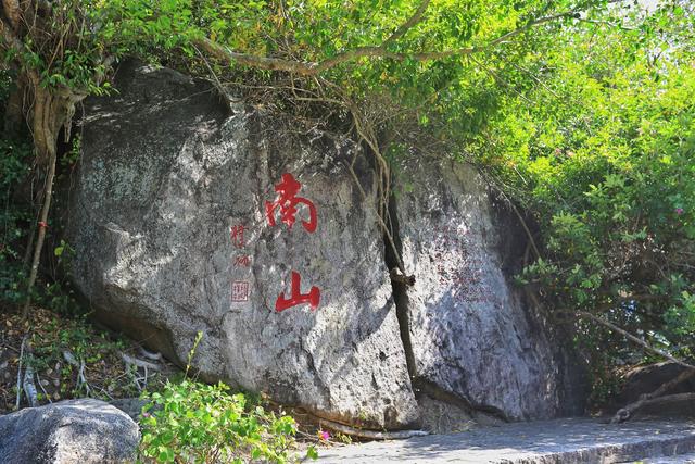 三亚大小洞天，隐藏着洞天福地和山海奇观，成为海南必去的打卡地