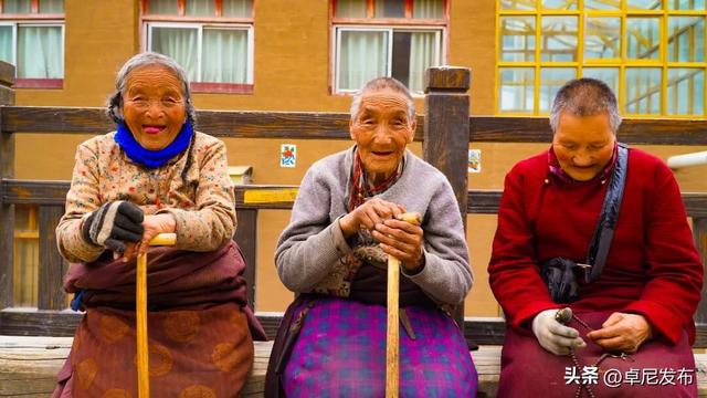 在江迭公路上，探秘百岁老人的长寿密码
