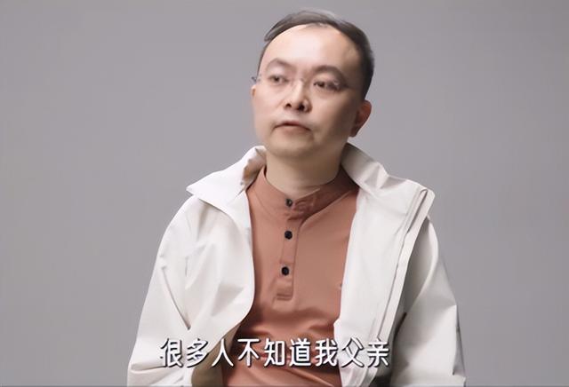 世道不公平！2023年蔡磊抱怨：我爷爷50岁去世，父亲47岁离世