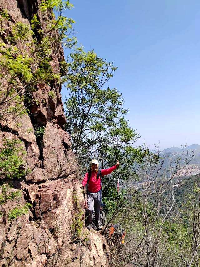 牛山寨-三帽山-三清观-金华寺-情人谷，28公里的穿越线，美哉险哉